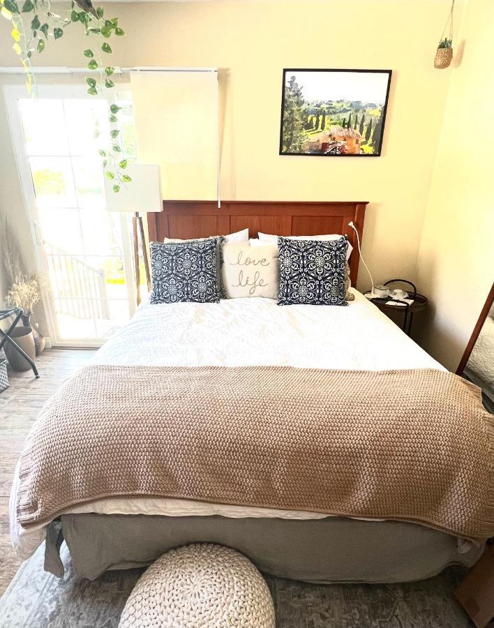 Sweet Tuscan Dreams-Private Entrance & Bathroom With Patio لوس أنجلوس المظهر الخارجي الصورة