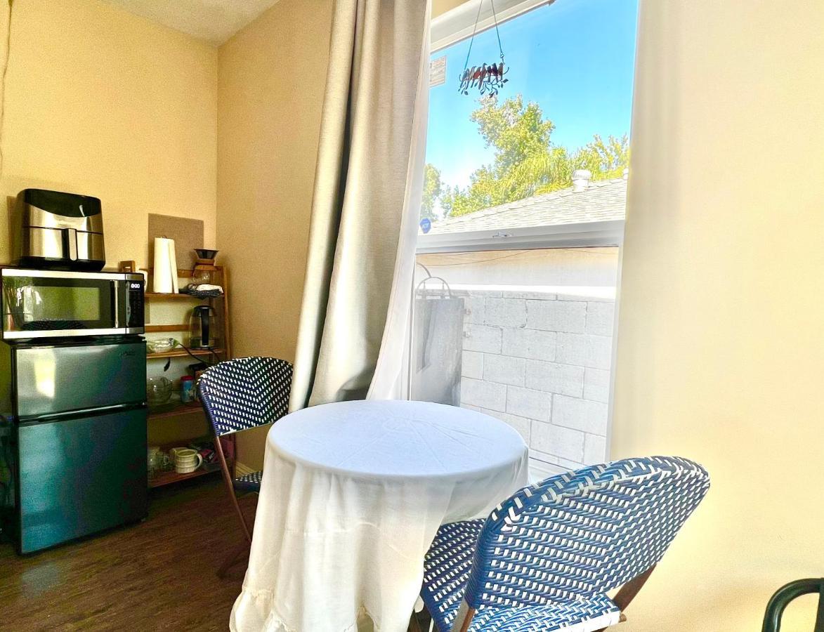 Sweet Tuscan Dreams-Private Entrance & Bathroom With Patio لوس أنجلوس المظهر الخارجي الصورة