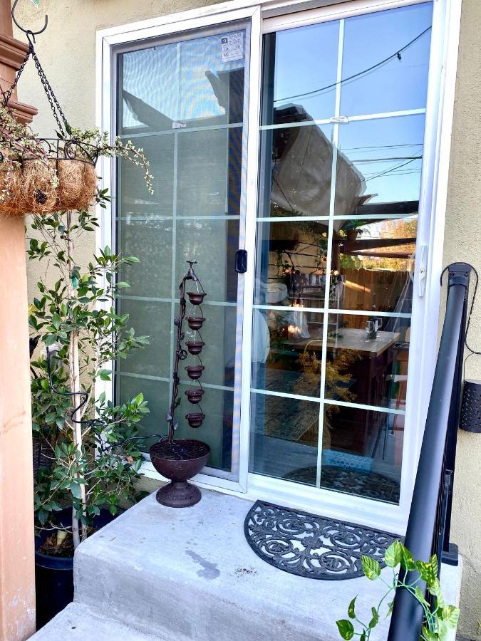 Sweet Tuscan Dreams-Private Entrance & Bathroom With Patio لوس أنجلوس المظهر الخارجي الصورة